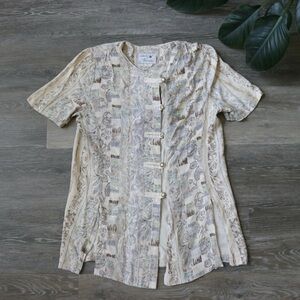 Lauren Michaels cream and blue floral button loop blouse